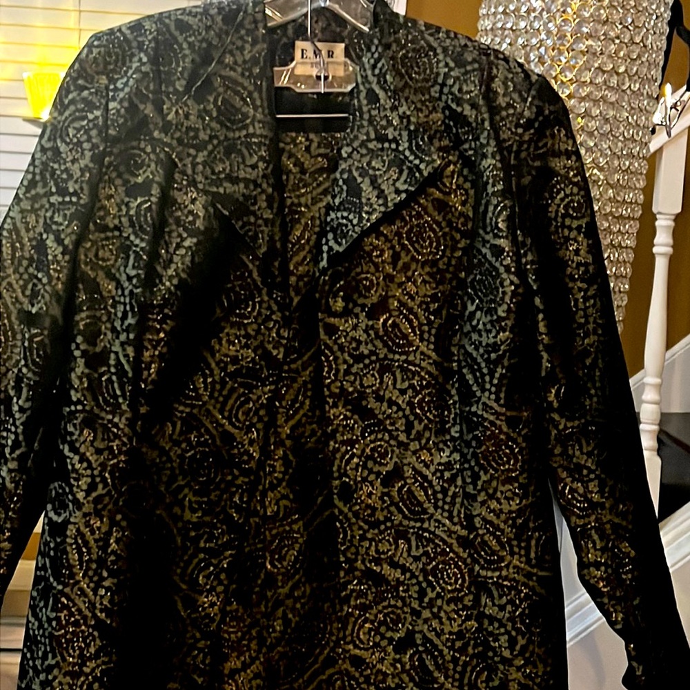 E.M.R two piece suit 18